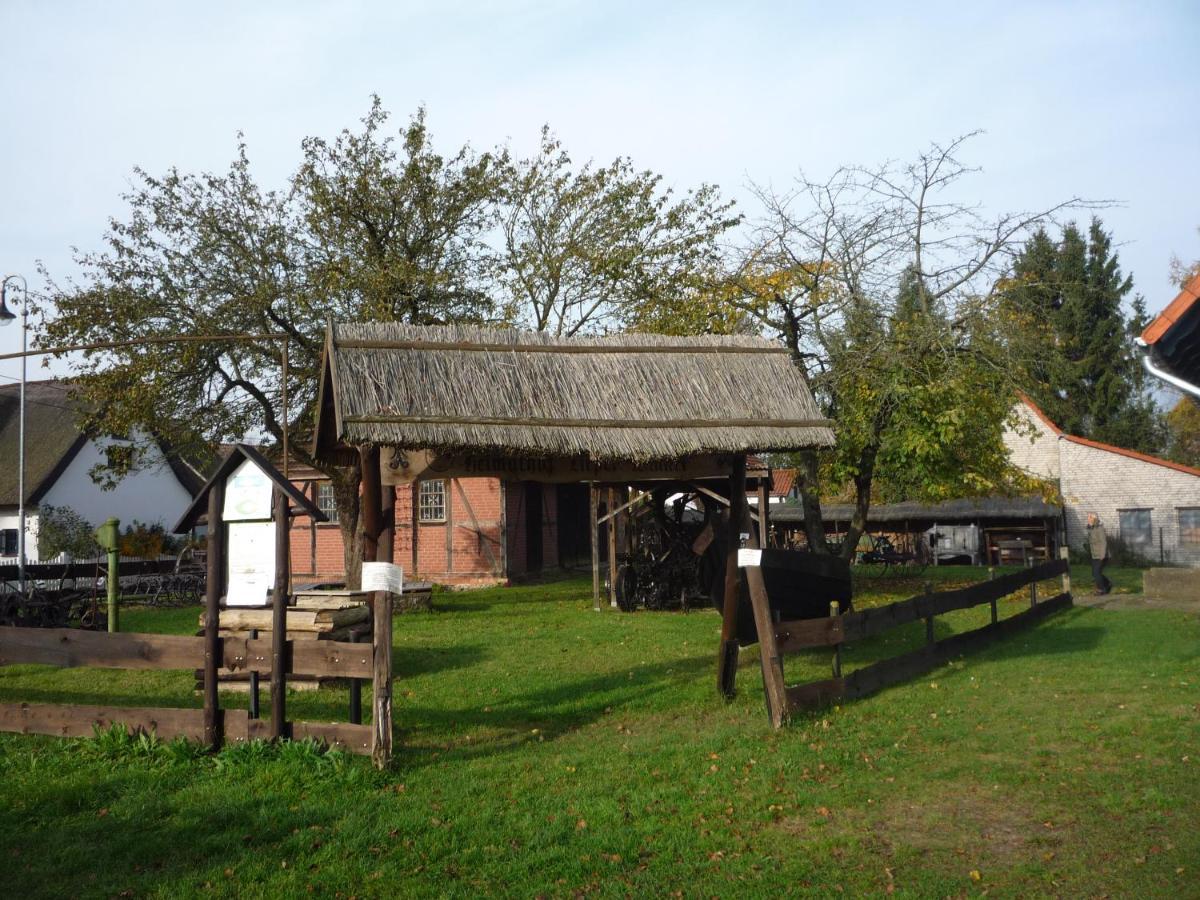 Zum Schwarzen Stiefel- Ferienwohnung Atelierhaus Rankwitz Eksteriør billede